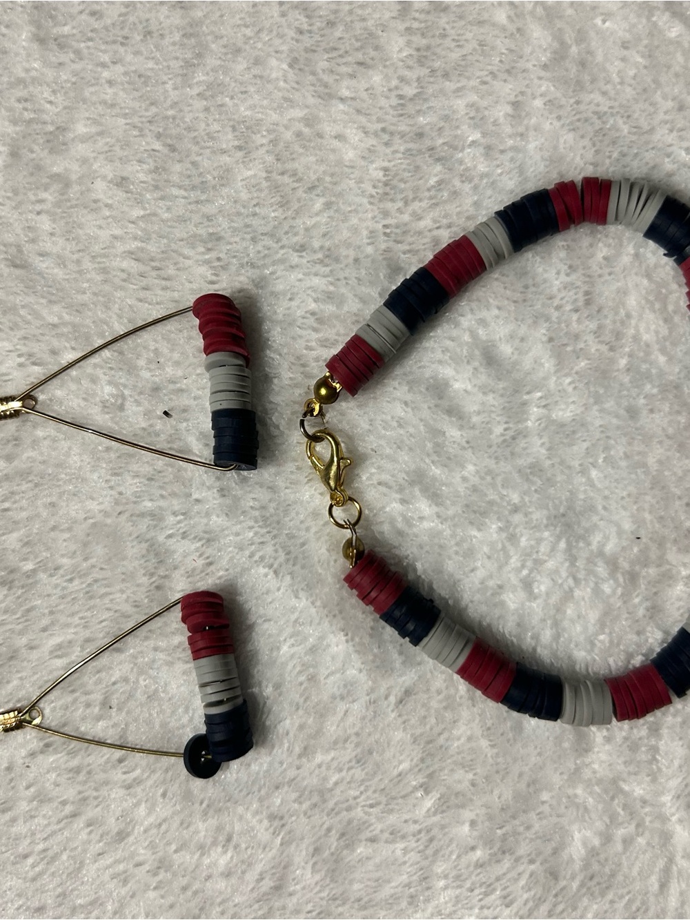 Beaded Red Gray Navy Stretch Bracelet with Gold Clasp